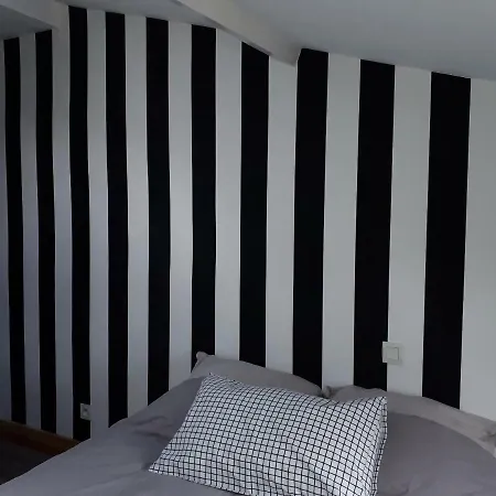 Un En Apartment
